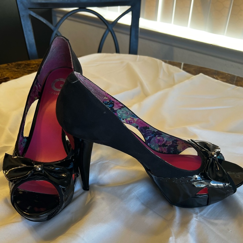 Guess Peep-toe Shoe